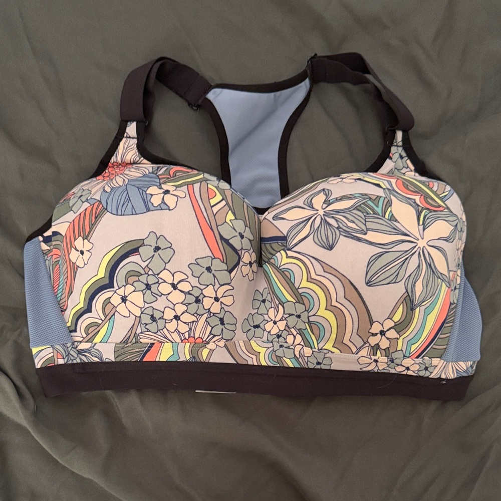 Floral Patterned Victoria Secret Incredible Sports Bra